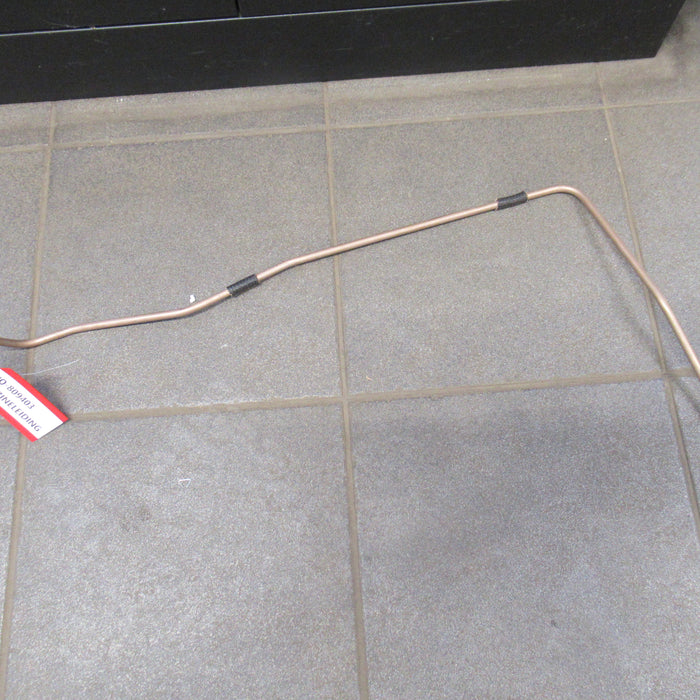 Benzineleiding onder radiateur Benzineleiding onder radiateur