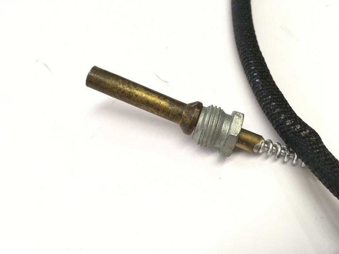 Analog temperatuurmeter met wijzerplaat en kabel. Analog temperatuurmeter met wijzerplaat en kabel.