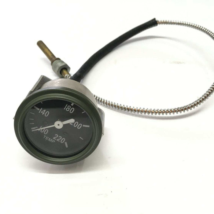Analog temperatuurmeter met wijzerplaat en kabel. Analog temperatuurmeter met wijzerplaat en kabel.