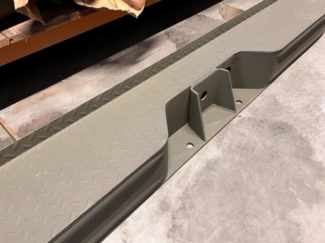 NOS Army achterbumper Dodge Chevrolet Ford NOS Army achterbumper Dodge Chevrolet Ford