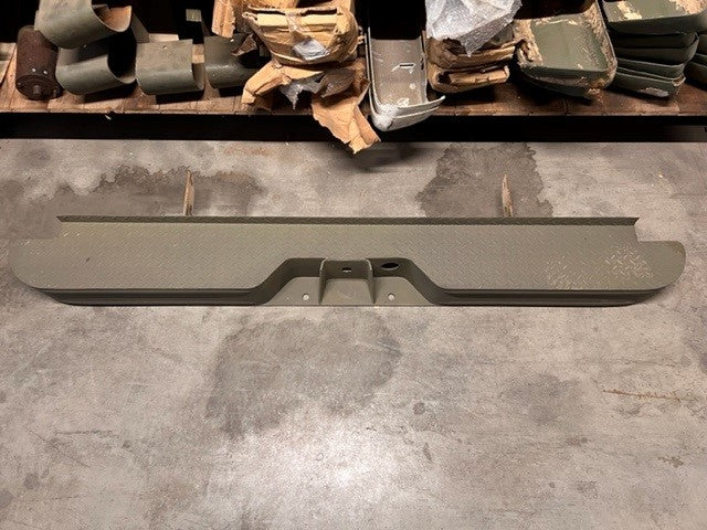 NOS Army achterbumper Dodge Chevrolet Ford NOS Army achterbumper Dodge Chevrolet Ford