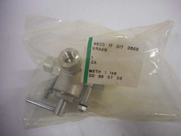 Benzinekraan 3-weg in plastic wrapping, article number NSN 4820-17-017-2668. Benzinekraan 3-weg in plastic wrapping, article number NSN 4820-17-017-2668.