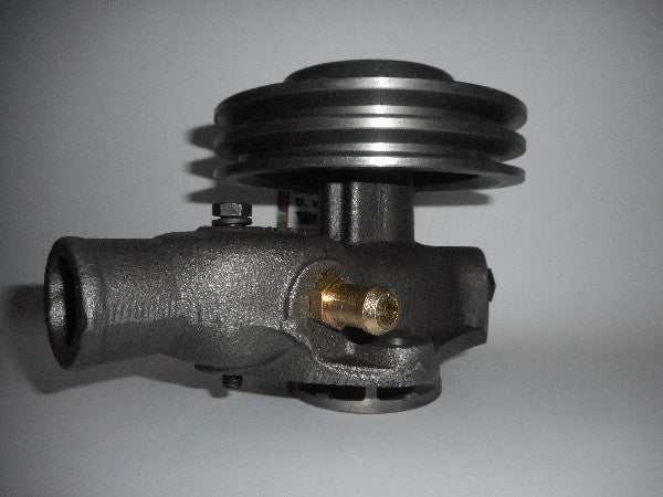 Waterpomp with NSN 4320-00-737-2806, industrial component. Waterpomp with NSN 4320-00-737-2806, industrial component.