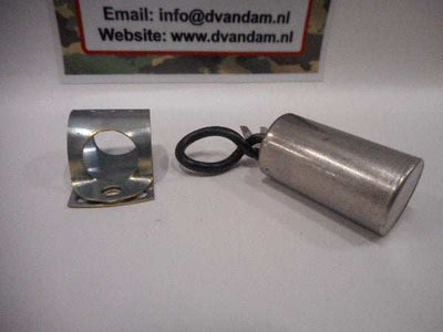 Condensator with metal casing and attachment, artikelnummer visible in the description.