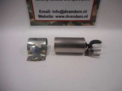 Condensator with connectors, metal housing, and verbunden parts showcasing Artikelnummer.