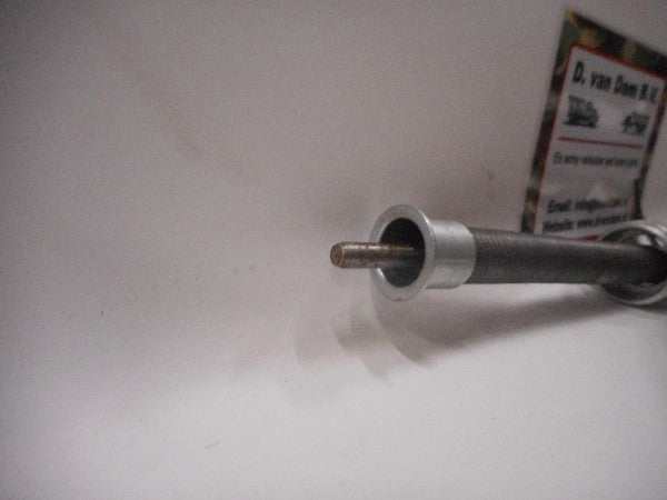 Snelheidsmeterkabel, artikelnummer 6680-17-630-1522, zwart kabel ontwerp. Snelheidsmeterkabel, artikelnummer 6680-17-630-1522, zwart kabel ontwerp.