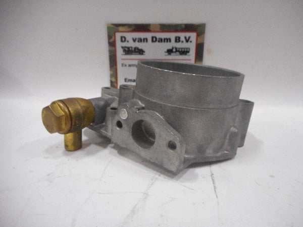 Deksel carburateur with part number NSN 2910-17-630-2197. Deksel carburateur with part number NSN 2910-17-630-2197.