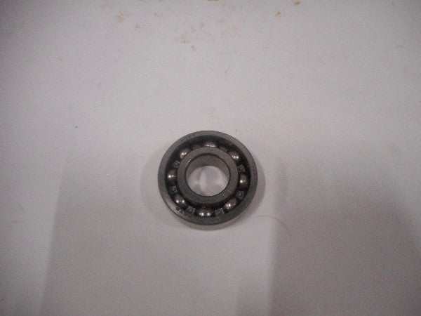 Toplager Prise-as GM-907109 bearing on white background. Toplager Prise-as GM-907109 bearing on white background.