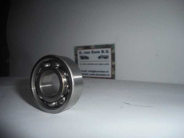 Toplager Prise-as GM-907109 bearing on white background. Toplager Prise-as GM-907109 bearing on white background.