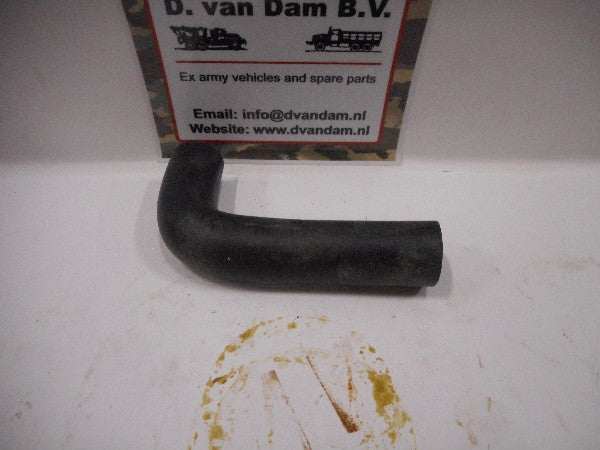 Waterslang waterpomp voor verbinding met cylinderkop, artikelnummer 4720-00-769-7588. Waterslang waterpomp voor verbinding met cylinderkop, artikelnummer 4720-00-769-7588.