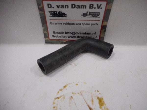 Waterslang waterpomp voor verbinding met cylinderkop, artikelnummer 4720-00-769-7588. Waterslang waterpomp voor verbinding met cylinderkop, artikelnummer 4720-00-769-7588.
