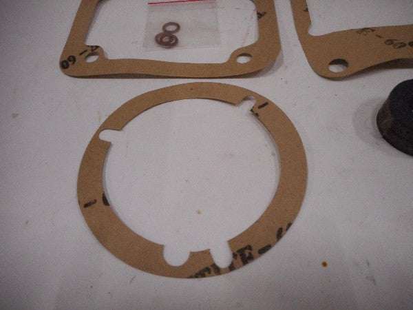 Pakkingset versnellingsbak T-90 J0923301 with gaskets and seals. Pakkingset versnellingsbak T-90 J0923301 with gaskets and seals.