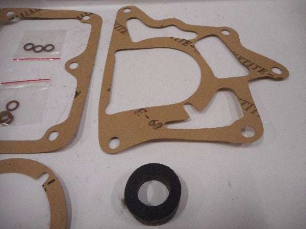 Pakkingset versnellingsbak T-90 J0923301 with gaskets and seals. Pakkingset versnellingsbak T-90 J0923301 with gaskets and seals.