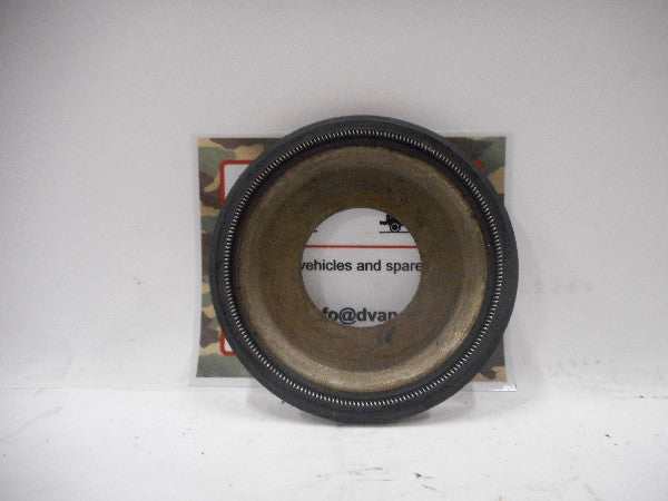 Keerring reductiebak with NSN 5310-17-017-9719 in black and brown tones. Keerring reductiebak with NSN 5310-17-017-9719 in black and brown tones.