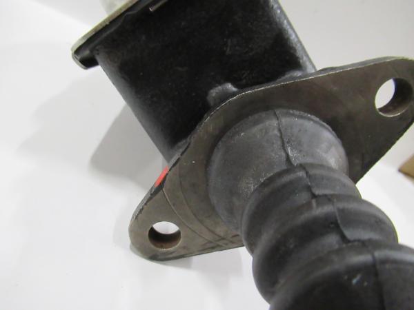 Hoofdremcilinder_Dual_reservoir_CJ_jeep___IHC_schout_car Hoofdremcilinder_Dual_reservoir_CJ_jeep___IHC_schout_car