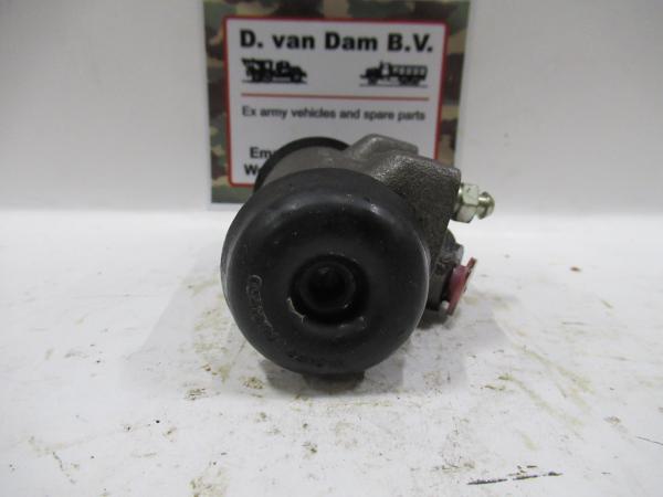 Wielremcilinder_links__Kaiser_jeep_M715 Wielremcilinder_links__Kaiser_jeep_M715