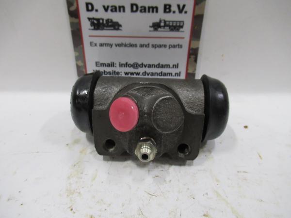 Wielremcilinder_rechts__Kaiser_jeep_M715 Wielremcilinder_rechts__Kaiser_jeep_M715