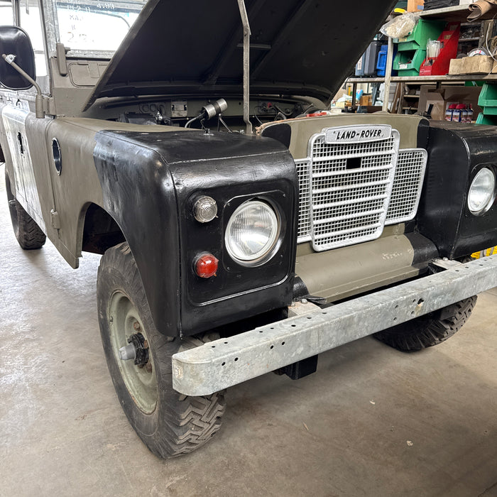 Land Rover 109 - 1983 Benzine Softtop LH