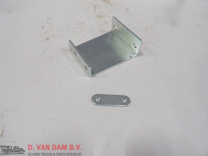 Beugel claxon tegen vuurwand