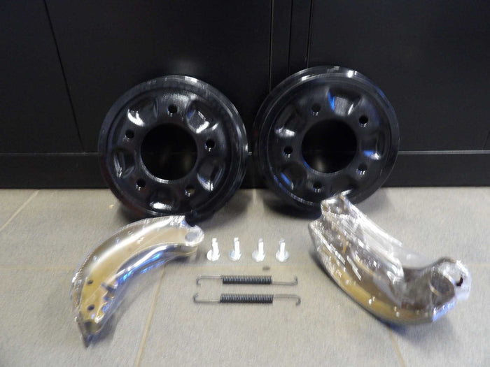 Remschoen as-set met remtrommels, remschoensets, excentrische bouten en veren voor voor- en achteras