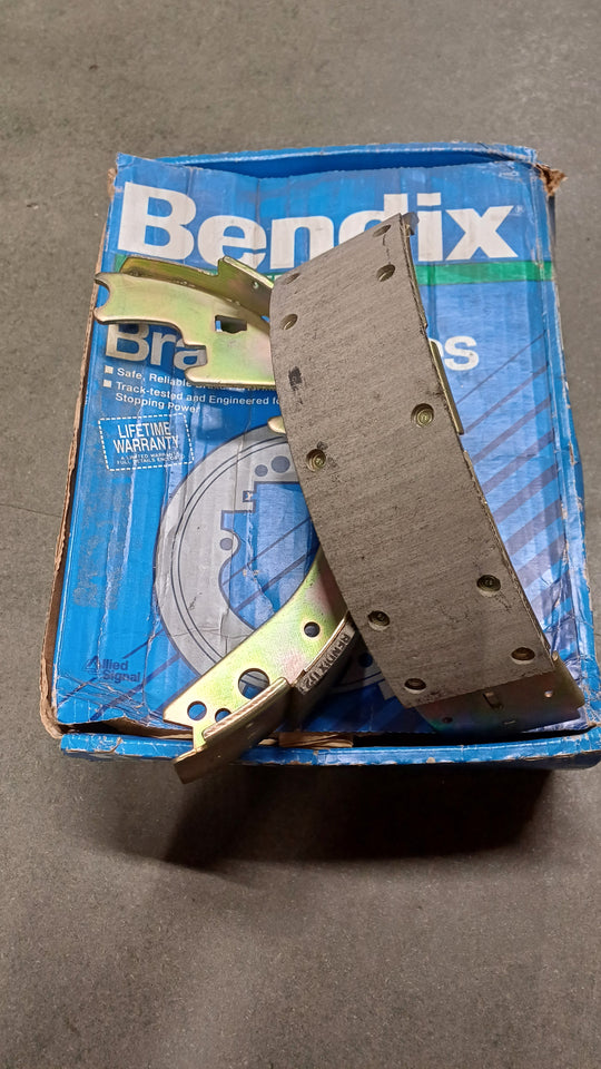 Remschoenen set Dodge W200 lees beschrijving