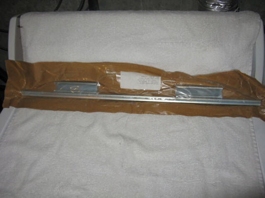 Dodge w200 zijruit geleider