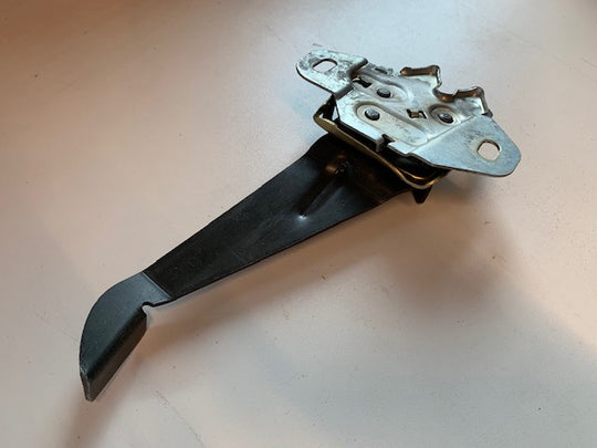 Motorkap slot met hendel