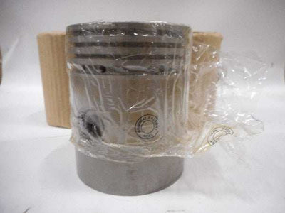 Zuigerset 0.010 mechanical part wrapped in plastic packaging.