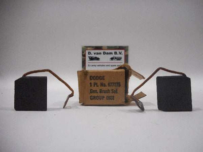 Dynamo koolborstel set (6-volt) with packaging and cables displayed.