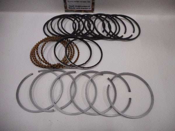 Zuigerveren set 0.030 with various piston rings displayed.