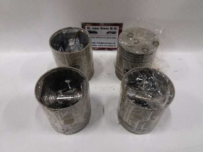 Zuigerset 0.060 piston set four pieces in packaging.