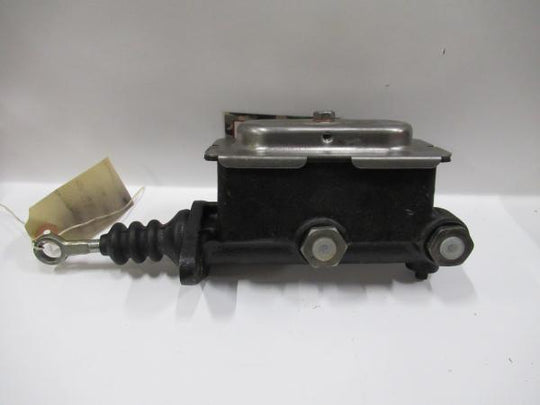 Hoofdremcilinder Dual reservoir CJ jeep + IHC schout car