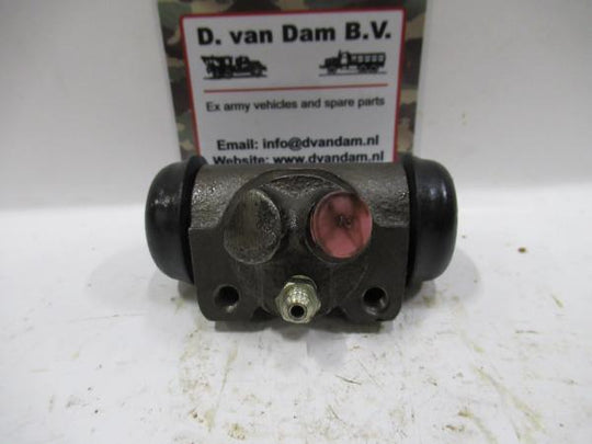 Wielremcilinder links, Kaiser jeep M715